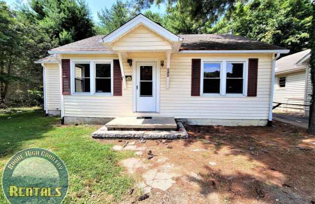 Three Bedroom House Convenient to ASU Campus and AppalCart! Gallery 1