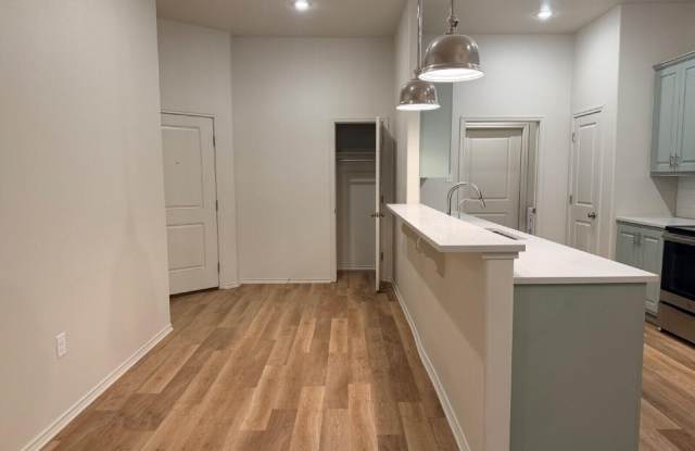 11915 Evanston Avenue Gallery 4