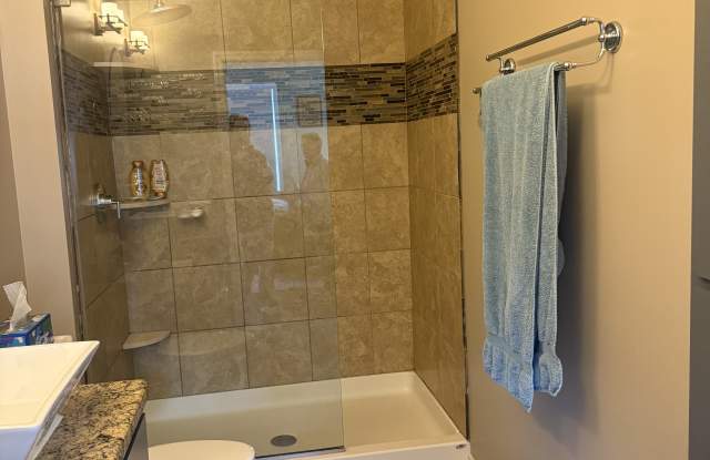 103 N Walnut St photos photos