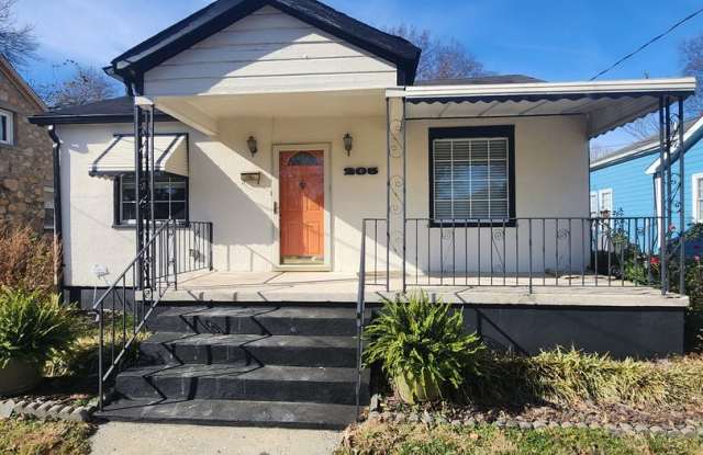 Chapel Hill / 3br House on N. Graham St AVAILABLE NOW - 205 North Graham Street, Chapel Hill, NC 27516