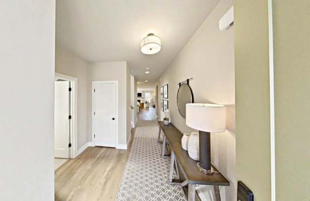 Beautifully Maintained Reeds Crossing Home with Tons of Upgrades Throughout!! Gallery 3