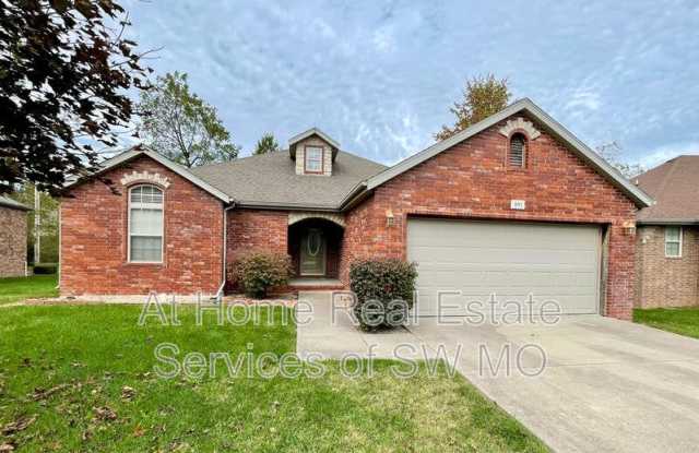 891 W Chestnut Bend cr - 891 West Chestnut Bend Circle, Nixa, MO 65714