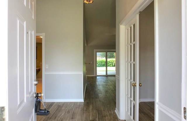5854 CHI CHI CIR Gallery 3