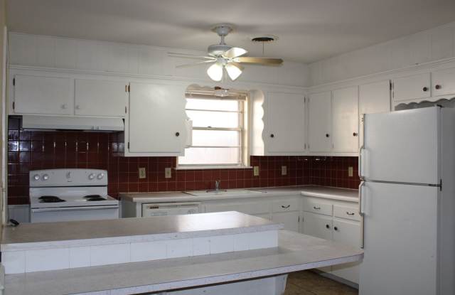 3 Bedroom, 2 Bathroom, 1 Car Garage with Large Backyard! photos photos
