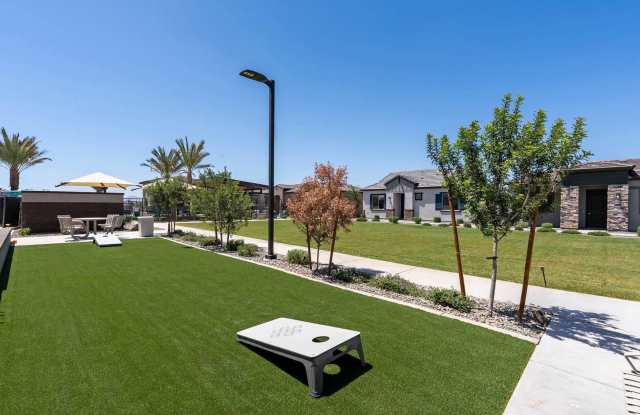 Avilla Western Garden Gallery 3