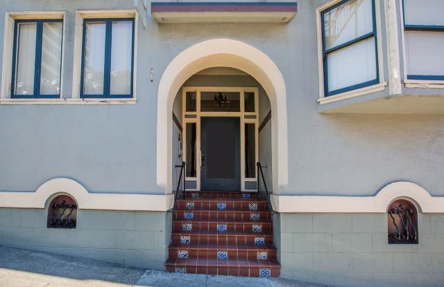 1955 LEAVENWORTH Street Gallery 2