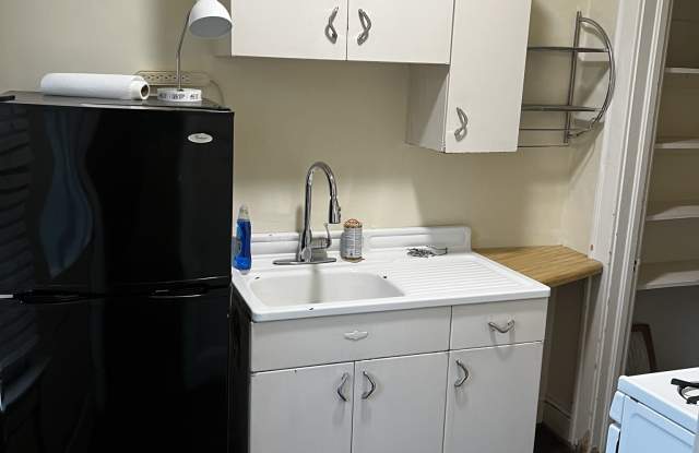 1830 Park Dr - 3 photos photos