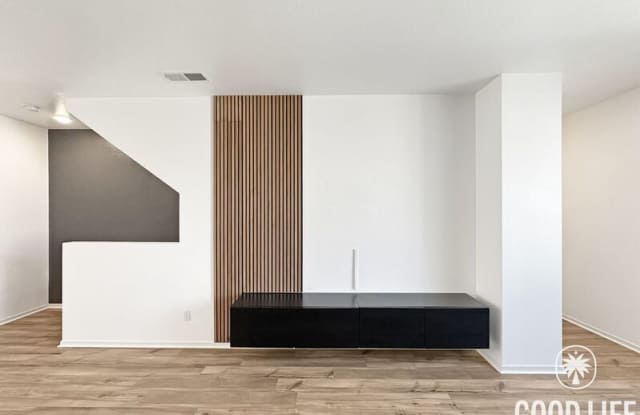 5215 Surfwalk Way Gallery 3