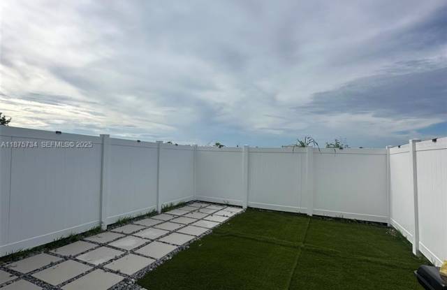 1070 West Davis Parkway photos photos 1070 West Davis Parkway photos photos