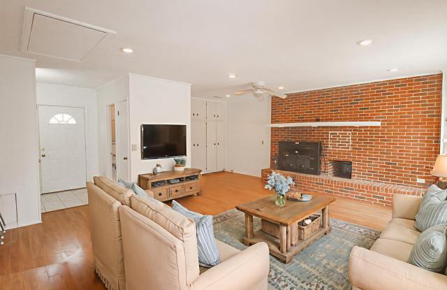 209 Bel-Air Drive photos photos