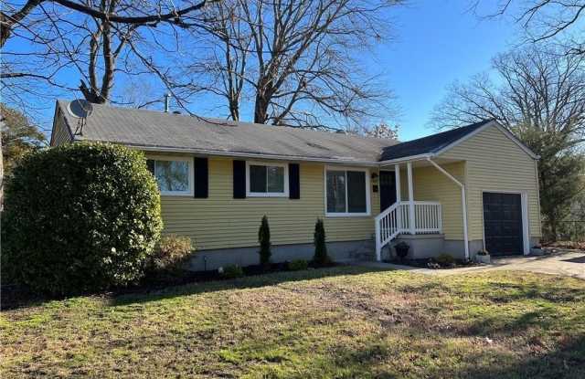 1300 Pineview Avenue photos photos