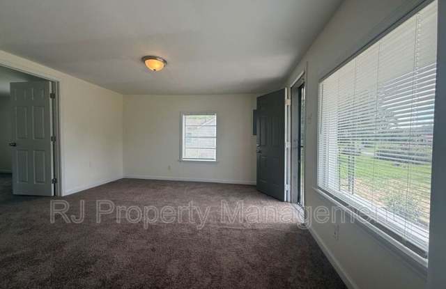 3742 Berry Ln Gallery 2