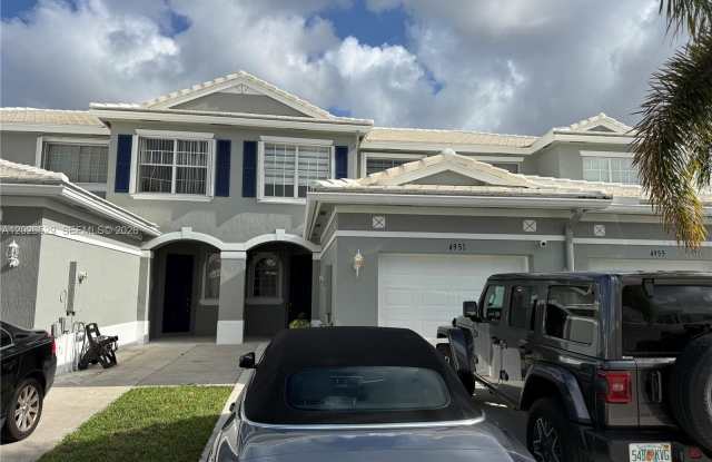 4951 Mallory St photos photos