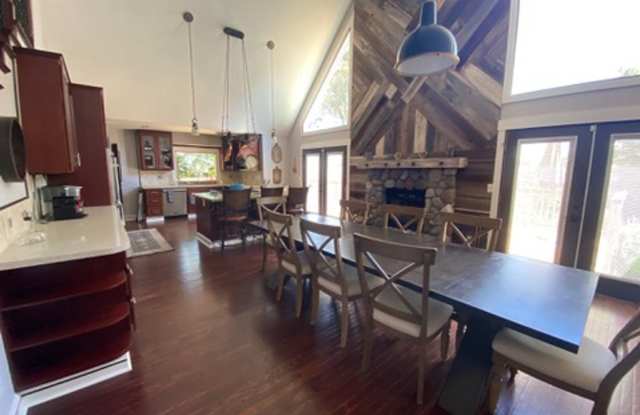 Epic REA - Beautiful Hilltop View Home in Circle Oaks, Napa (mostly Furnished) Gallery 4