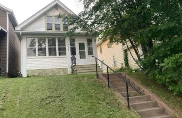 AVAILABLE SEPTEMBER 1st - 2 Bedroom, 1 Bath Brand new Kitchen and Bathroom! photos photos
