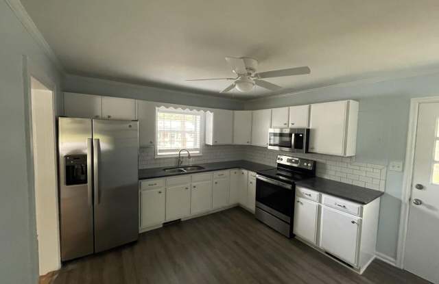1612 Longwood Drive Gallery 2
