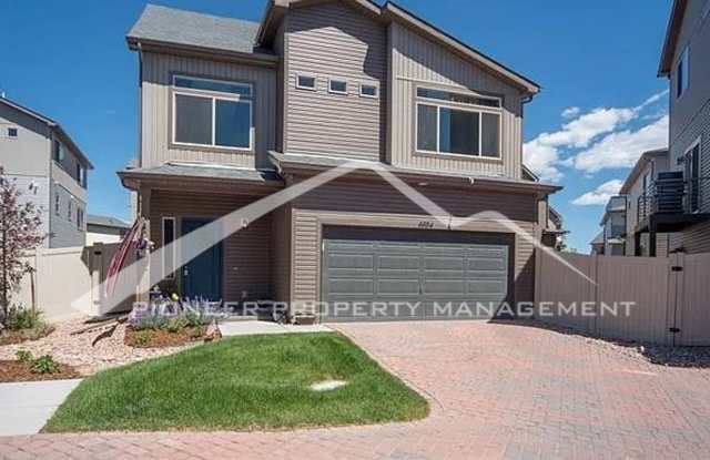 3 Bed, 2.5 Bath Home with 2 car garage, fenced yard, Loft and AC photos photos