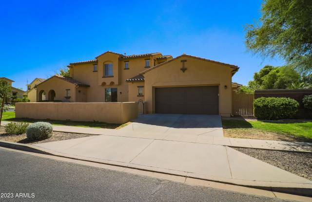 15304 W WETHERSFIELD Road Gallery 2