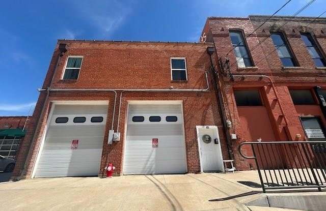 104 S Houston photos photos