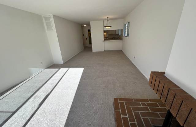 LARGE ONE BED ONE AND HALF BATH UPPER END UNIT CONDO WITH GREAT STORAGE AND TWO COVERED PARKING STALLS Gallery 3
