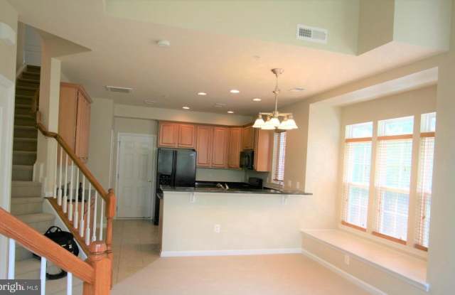 7068 LITTLE THAMES DRIVE Gallery 3