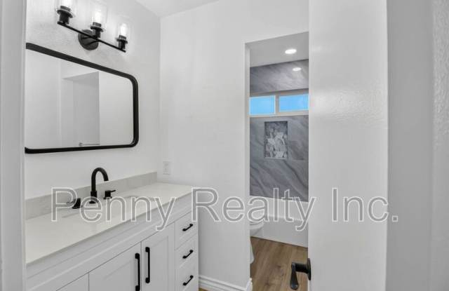 806 E 4th Ave. Gallery 4