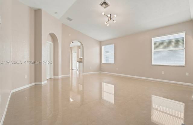 3710 NE 22nd Pl Gallery 3