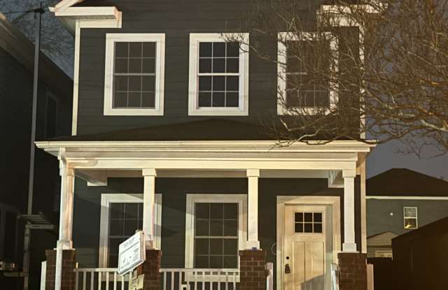 824 W 26th St photos photos