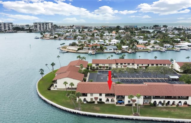 532 PLAZA SEVILLE COURT - 532 Plaza Seville Court, Treasure Island, FL 33706