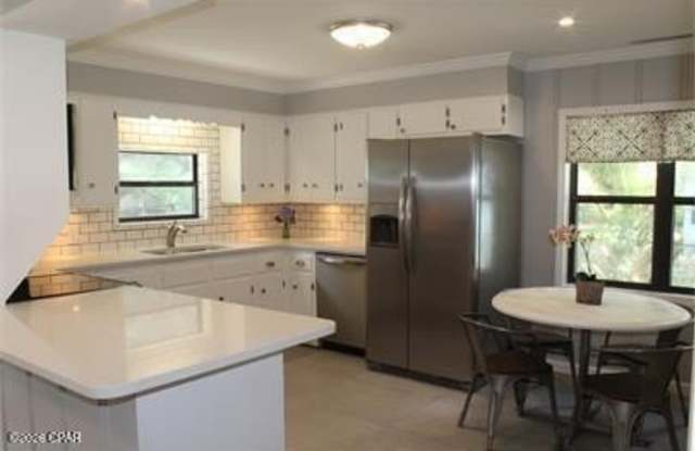 4917 Hensey Avenue Gallery 3
