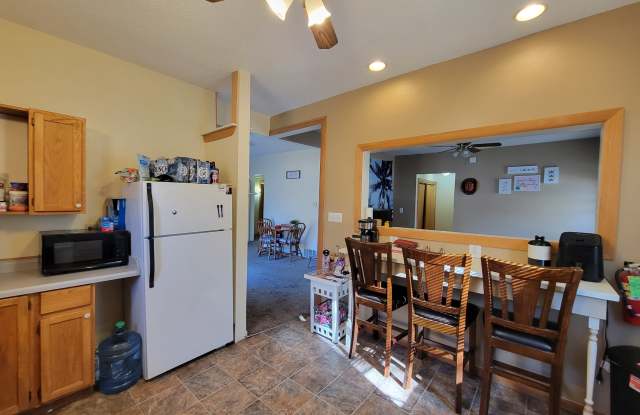 621 West 4th Street - 621 West 4th Street, Cedar Falls, IA 50613 621 West 4th Street - 621 West 4th Street, Cedar Falls, IA 50613