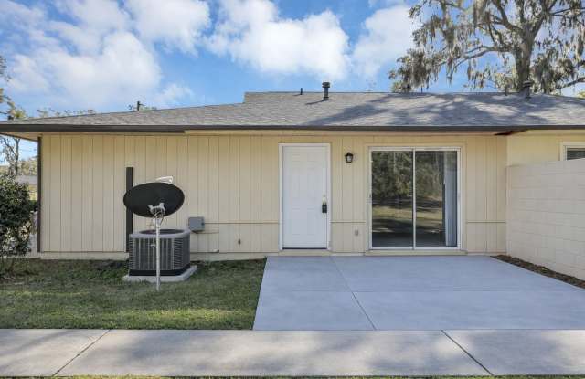 Charming 2-Bedroom Apartment for Rent–Great Location in Ocala!Deposit-Free Move-In Available! photos photos