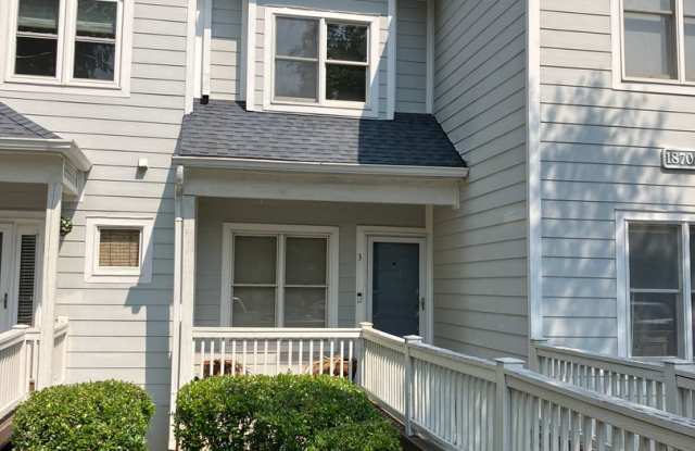 Stunning waterfront townhome fully furnished directly on Lake Norman photos photos
