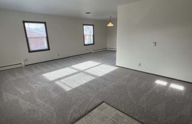 1828 Douglas Ave. Gallery 3