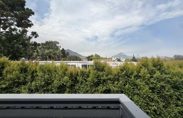 1376 Phillips Ln Gallery 1