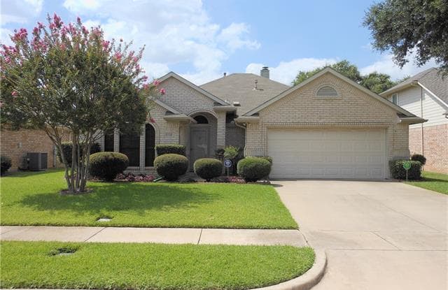 2728 Crystal Glenn Circle - 2728 Crystal Glenn Circle, Hurst, TX 76054