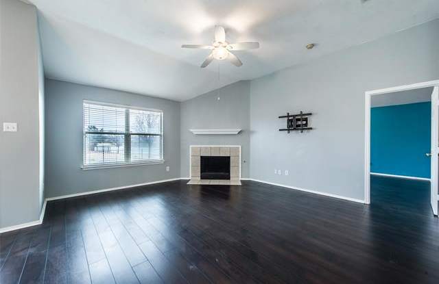 11817 Hickory Circle S Gallery 3