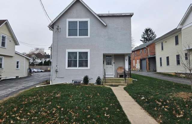 404 W WAYNE AVENUE - 404 West Wayne Avenue, Wayne, PA 19087