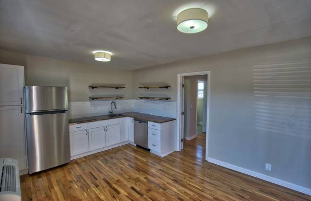 Alabama Avenue Flats Gallery 2