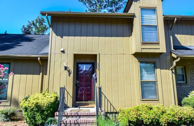 COMING SOON!! 3 Bedroom 1.5 Bathroom Townhome- Pets Considered photos photos