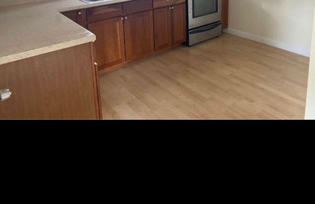 47 drummond st - 47 Drummond Street, Auburn, ME 04210