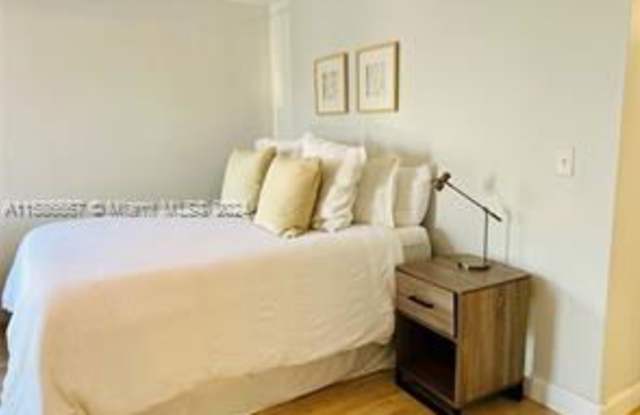 6424 Collins Avenue Gallery 4