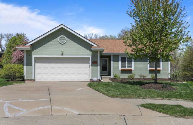 Spacious 4 Bedroom in Millard photos photos