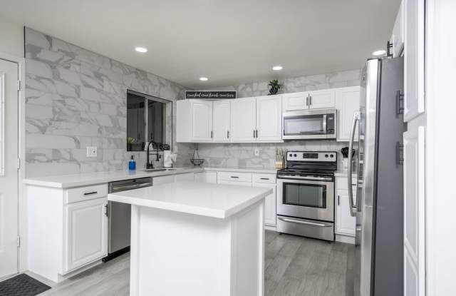 1047 West Elna Rae Street Gallery 4