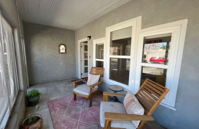 Lovely 3 Bedroom 2 Bathroom Home In Downtown ABQ! Gallery 3