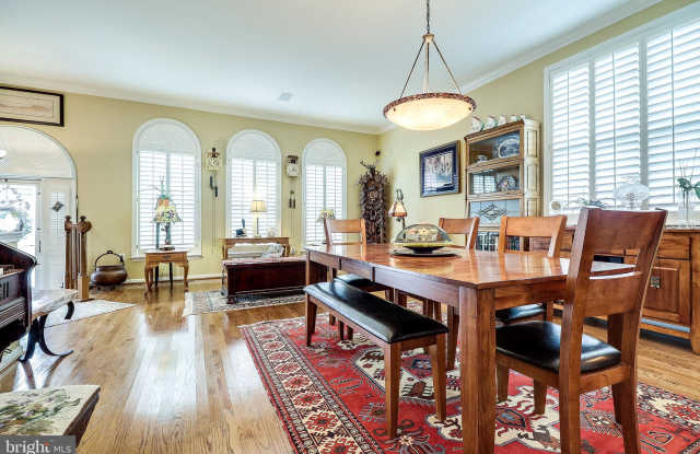 5259 COZY GLEN LANE Gallery 2