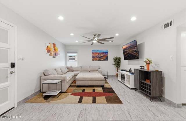 4950 N Miller Gallery 4
