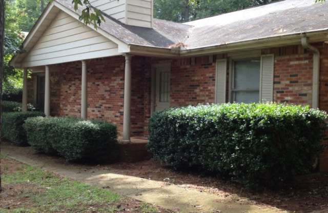 2 Bedroom 2 Bath Home for Rent in Tucker!! - 5060 Leeshire Trail, Tucker, GA 30084