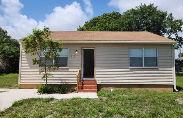210 NW 13th Avenue photos photos