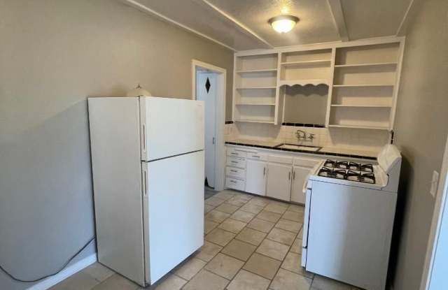 Adorable 1 Bedroom 1 Bathroom Duplex Available Now! Gallery 4